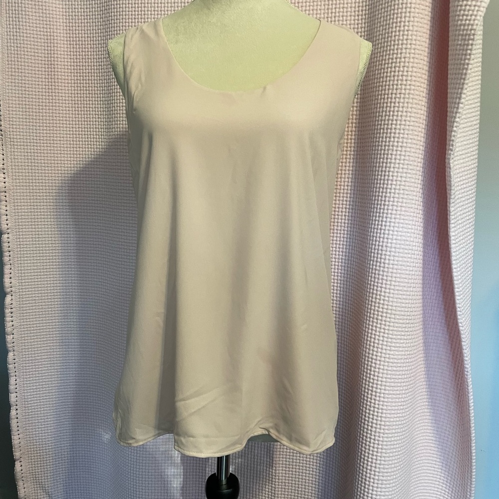 ANN TAYLOR Blush camisole size M.